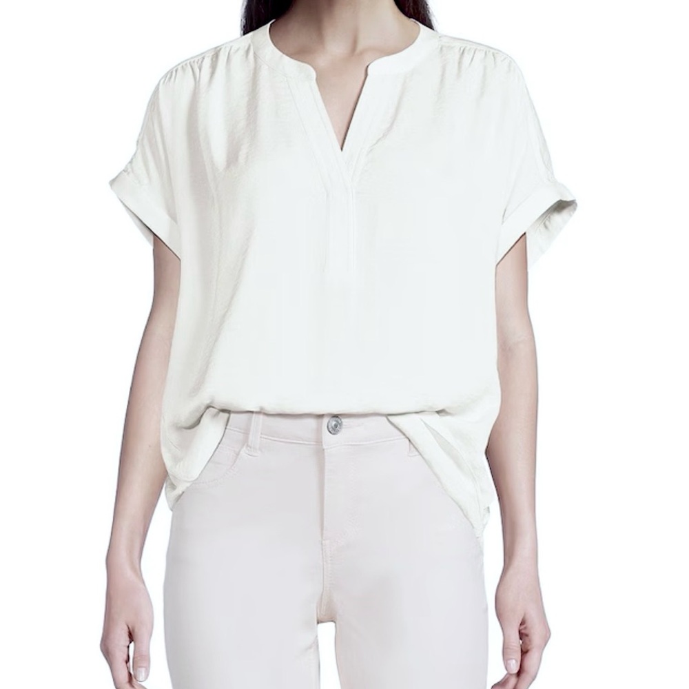 Gibson Latimer Lightweight White V-Neck Short Sleeve Blouse